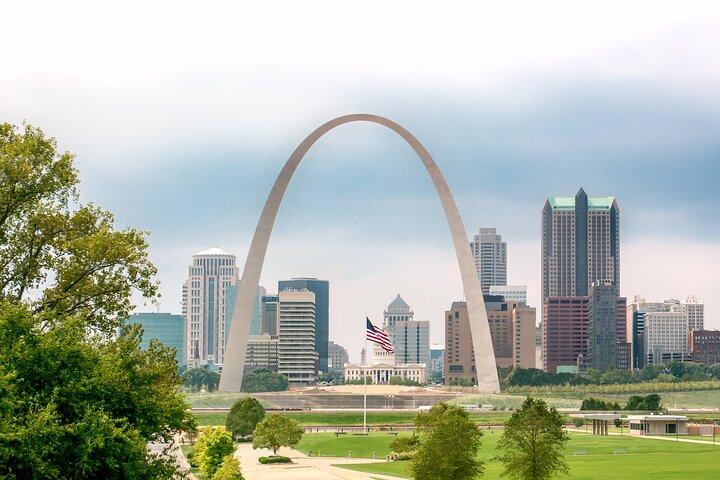 St. Louis & Gateway Arch NP Self Guided Drive & Walk Audio Tour