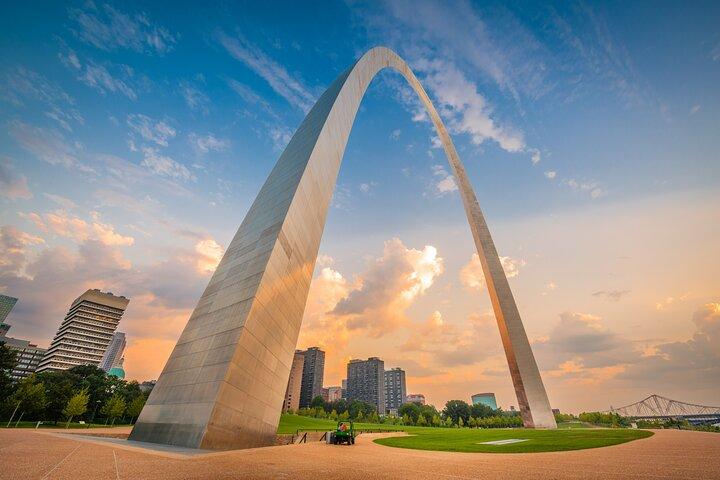 St. Louis & Gateway Arch NP Self Guided Drive & Walk Audio Tour