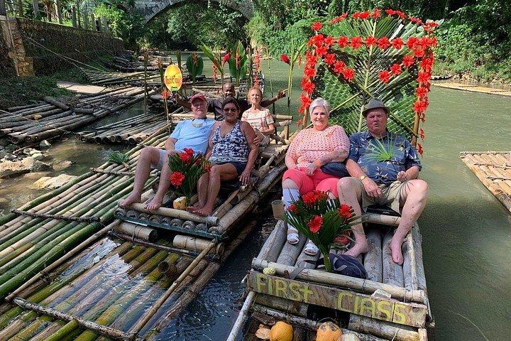 ライムストーンマッサージとジェットスキー付きレテ竹ラフティングツアー モベイ