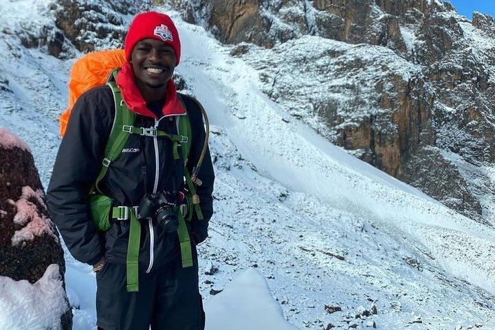 Trek de 4 jours au Mont Kenya, en montée à Chogoria et en descente à Sirimon