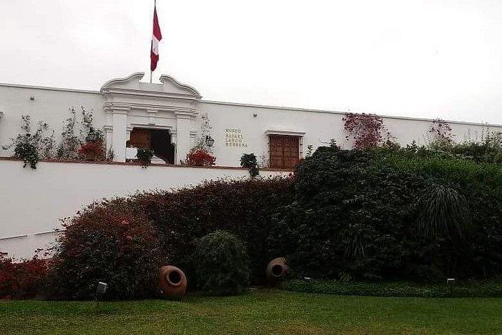 Lima Highlights and Larco Museum - Private Tour