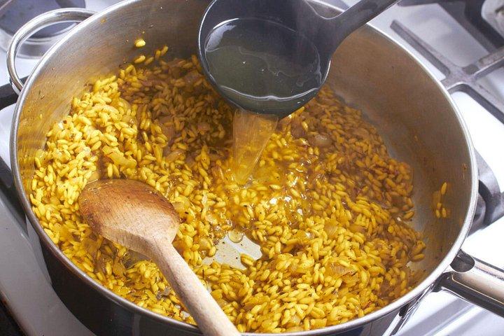 地元のシェフと一緒にイタリアのパスタとデザートの作り方を学びましょう
