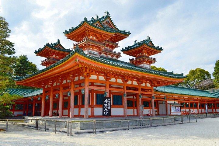 京都の穴場裏通りやお寺を巡る京都e-bikeツアー