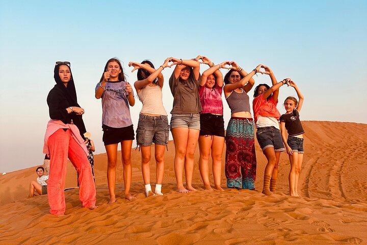 Dubai: Aften Red Dunes Safari, BBQ middag og live shows