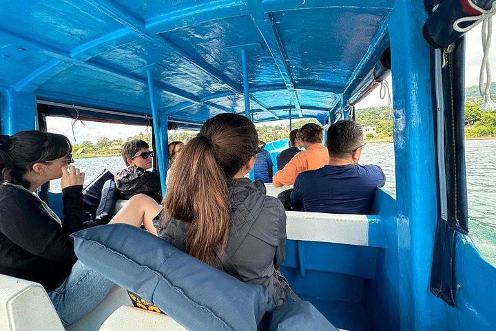 Passeio guiado de barco pelo Lago Atitlan saindo de Panajachel