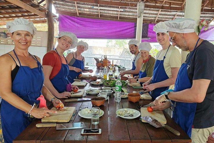Chiang Mai halvdags thailändsk matlagning och marknadstur i Lanna-stil