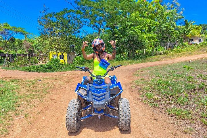 モンテゴ湾: ATV、ブルーホール、ダンズリバー＆乗馬