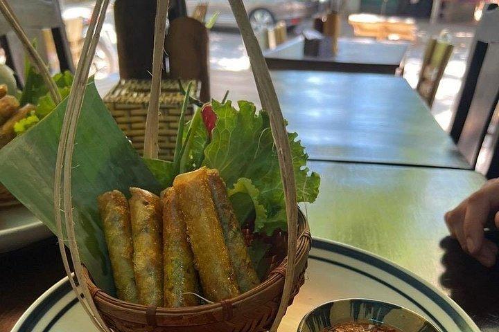 プロのシェフによる少人数グループでのホイアンの本格料理教室