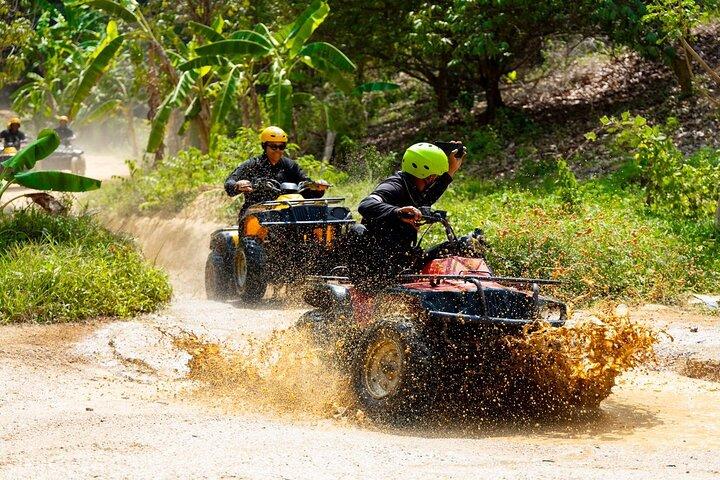 プーケットから90分のATV乗馬と大仏