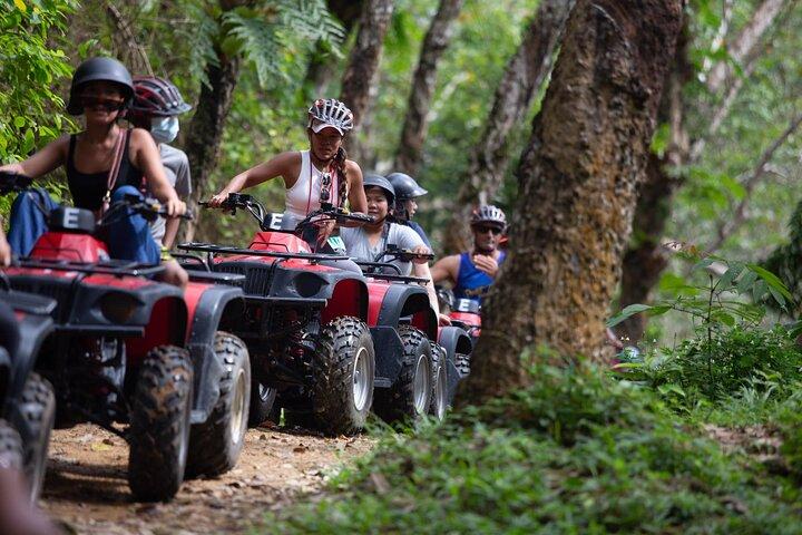 プーケットからの2時間のATV乗車と大仏