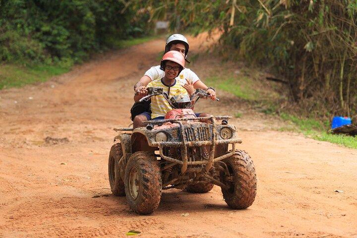 プーケットからの2時間のATV乗車と大仏