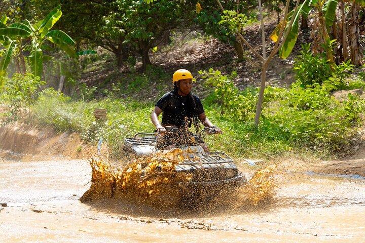 プーケットからの2時間のATV乗車と大仏