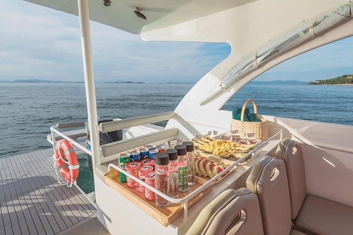 プーケット：カタマランによるパンアン湾カヌーとシュノーケリングツアー
