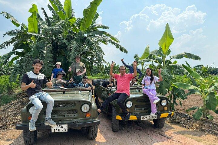 Hanoi Jeep Red River Delta Utforska Rural Village Se risfält