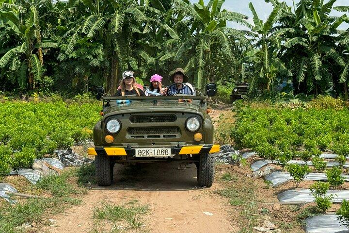 Hanoi Jeep Red River Delta Utforska Rural Village Se risfält