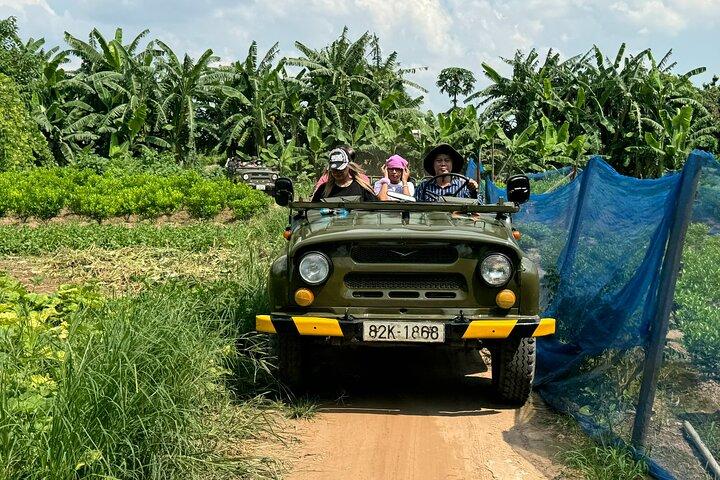 Hanoi Jeep Red River Delta Utforska Rural Village Se risfält