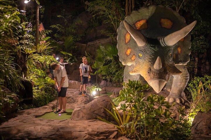 Eksklusiv Jurassic Mini-Golf-billet på Dino Park Phuket