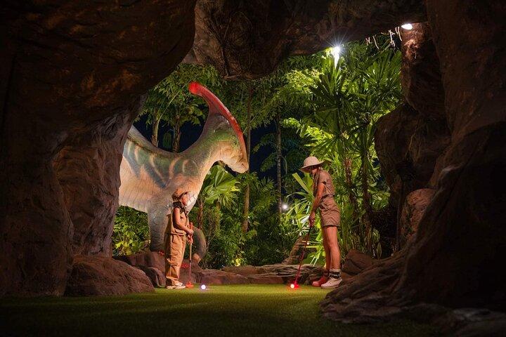 Eksklusiv Jurassic Mini-Golf-billet på Dino Park Phuket