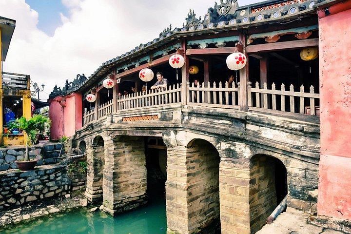 ダナン市発五行山とホイアンタウンツアー