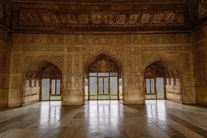 Sunrise Taj Mahal und Agra Fort Tour von Delhi