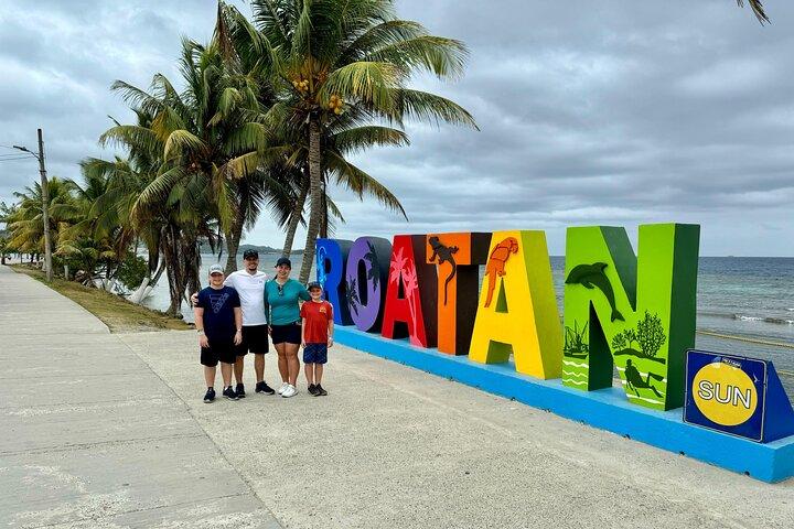 Explore the Best of Roatan with Our Fully Customizable City Tour