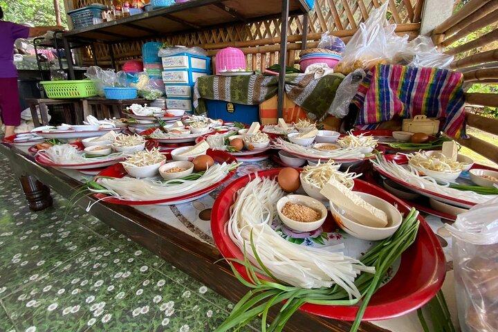 チェンマイ：少人数制タイ料理教室、ブアトーンの滝
