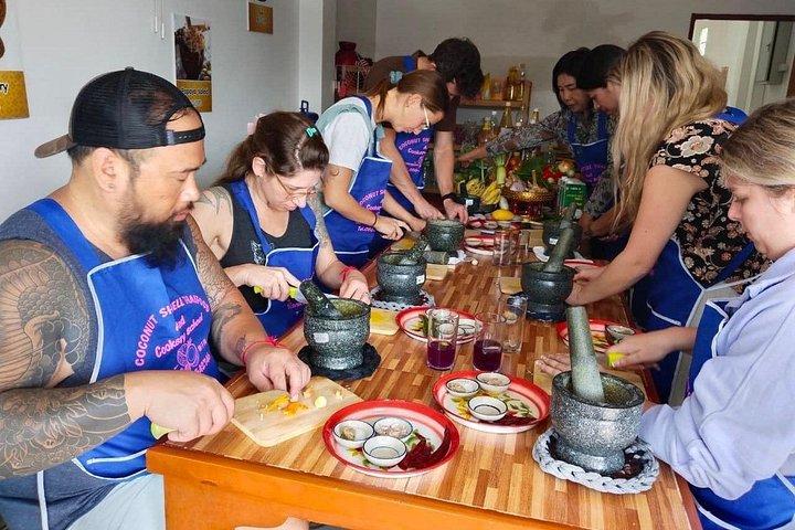 チェンマイ少人数タイ料理教室と市場訪問