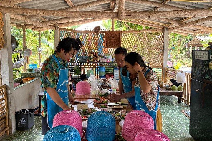 チェンマイ少人数タイ料理教室と市場訪問