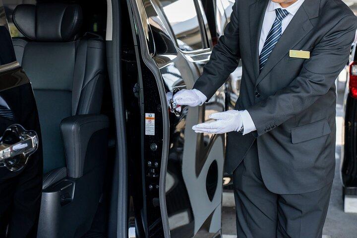 Center Tokyo Private One Way Transfer To Narita Airport (License)