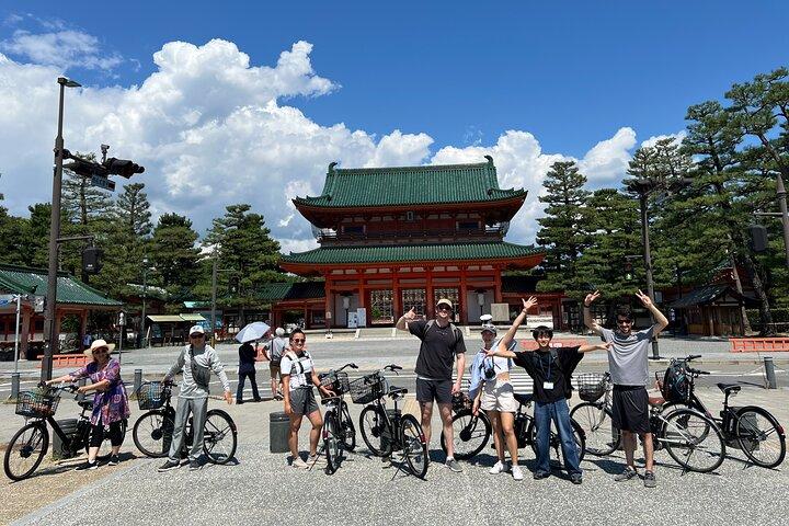 京都駅から出発 : 早朝e-bikeツアー with Kyotoite
