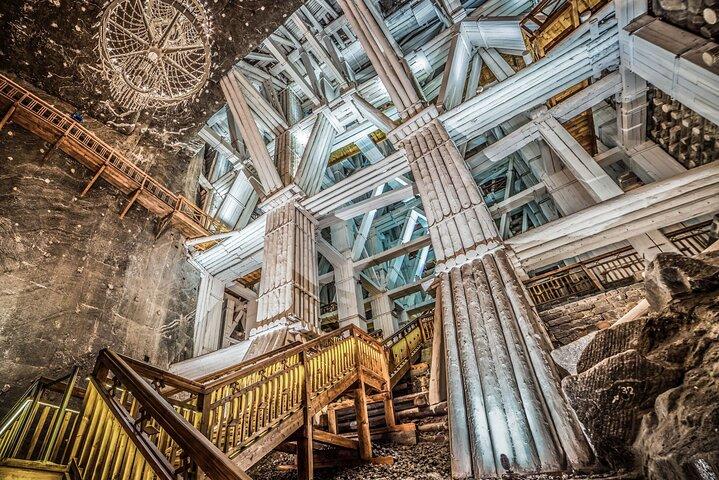 Wieliczka塩鉱山ライブガイドツアー（鉱夫リフト＆ピックアップ付き）