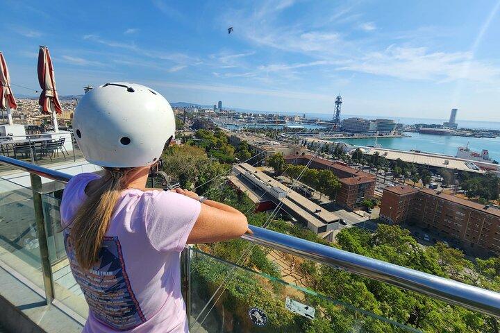 バルセロナ：現地ガイド付きEスクーターまたはバイクツアー