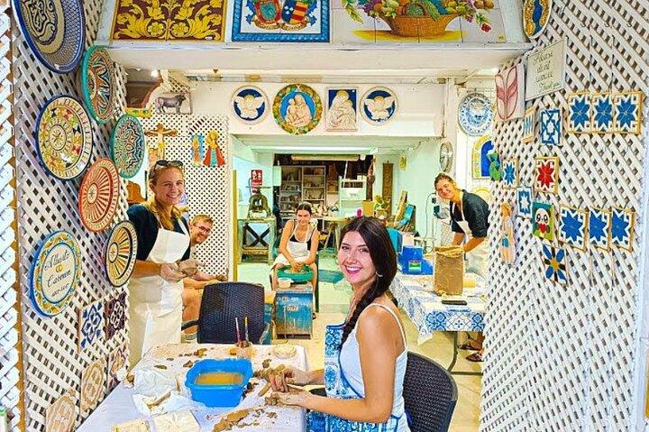 Keramieklessen in Sevilla – Leer werken op een pottenbakkerswiel, majolica of mozaïek