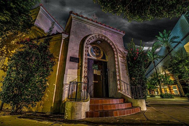 Recorrido a pie de búsqueda de fantasmas en Dead of Night, Phoenix