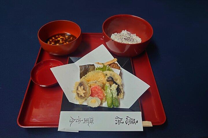 Tour pomeridiano e notturno di Kyoto con cena tradizionale giapponese