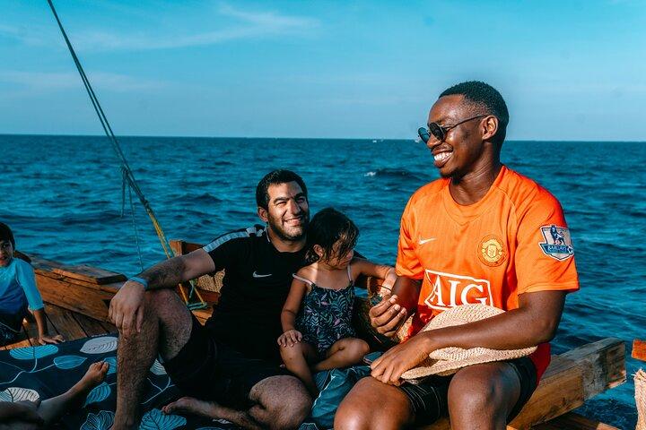 Dhow de lujo de día completo en Isla Mnemba en Zanzíbar
