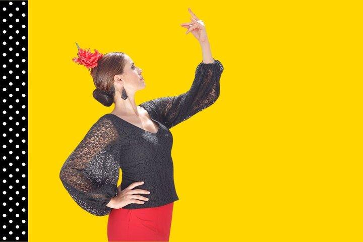 Malaga: Corso di danza di flamenco di 1 ora con un insegnante di spagnolo