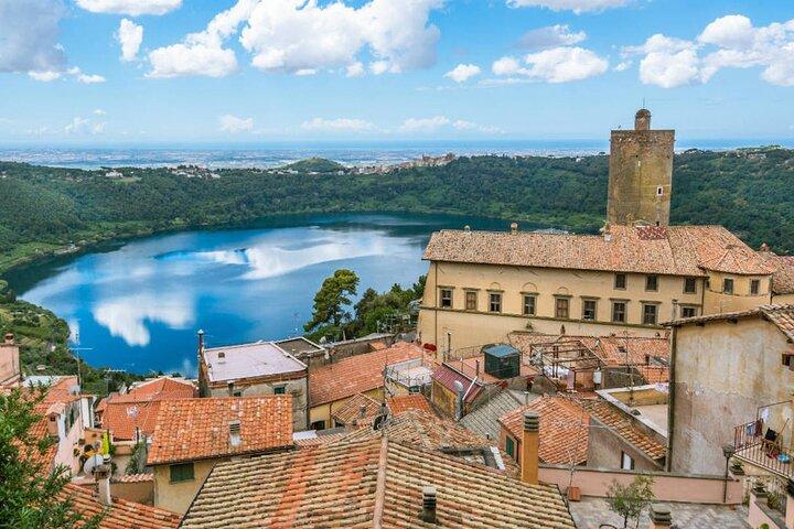 Private round trip from Rome to Castelli Romani and Lakes