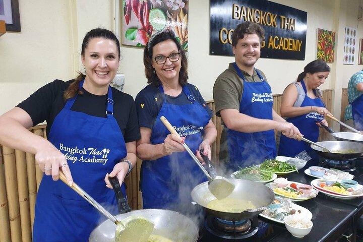 Thai Cooking Class Bangkok : Kies 5 gerechten + Markttour