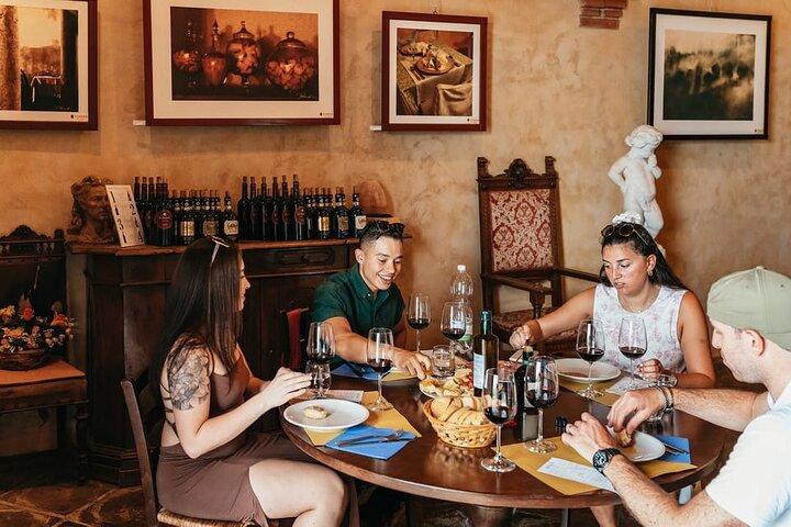 Almuerzo o cena para grupos pequeños de bodegas toscanas, aceite de oliva y gourmet