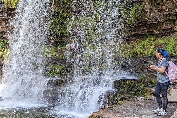 Caminata guiada privada: ¡Las ocho cascadas de Brecon Beacons!