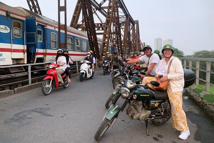 ジープ、ベスパ、バイクでのハノイミシュラン星付きフードツアー