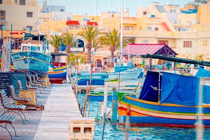 Halvdagstur i Marsaxlokk Village, Market, Blue Grotto & Qrendi