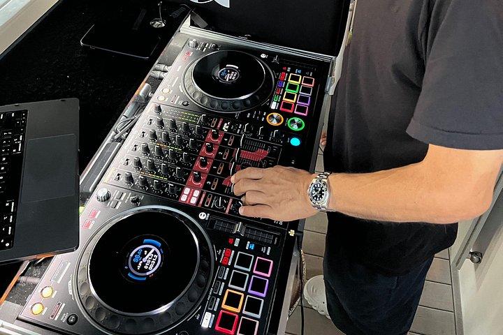 ワイキキフライデー花火パーティークルーズ（ライブDJ＆フルバー付き）