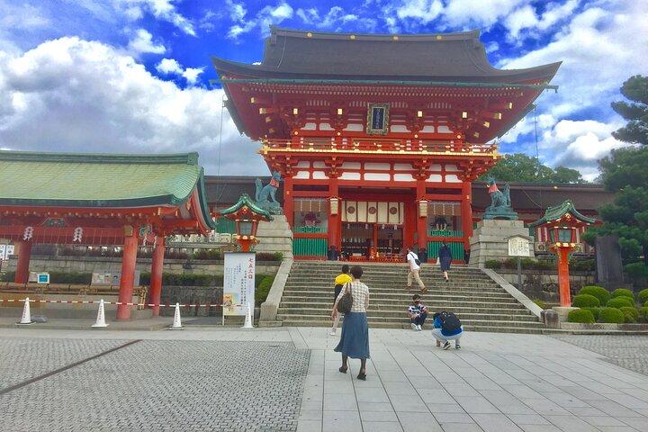 Visita guiada privada de medio día a Fushimi Inari Taisha