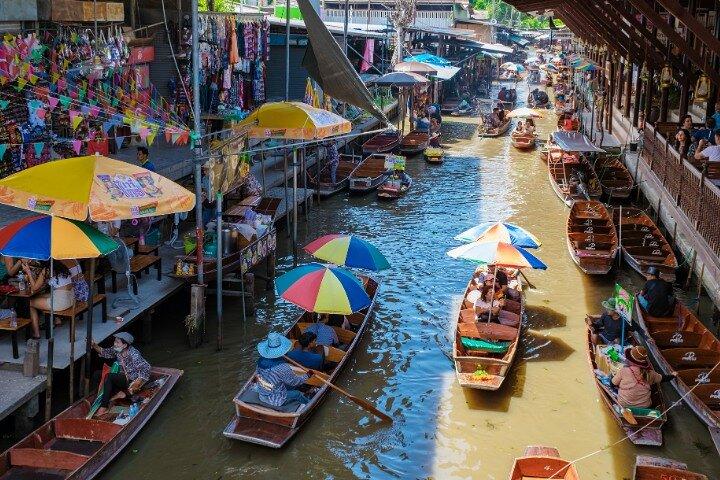 Halve dagtour naar de spoorwegmarkt en drijvende markt in Thailand