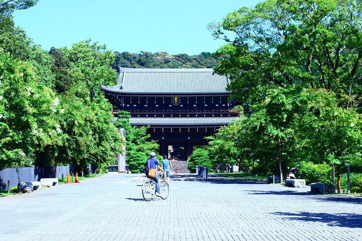 Kyoto E-cykel tur af skjulte gems baggade og templer
