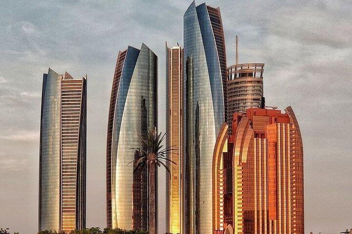Visite de la Grande Mosquée d'Abou Dhabi avec billets pour le Musée du Louvre au départ de Dubaï
