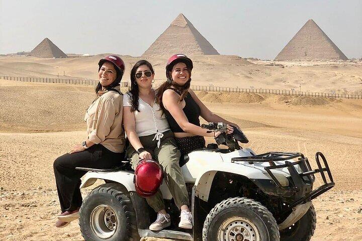 Excursão Privada Pyramids & Sphinx & Camel Ride and Quad Bike