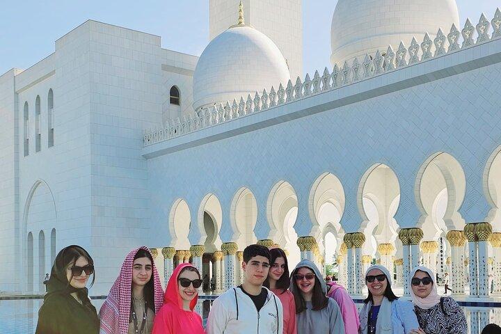 Visite de la Grande Mosquée d'Abou Dhabi avec billets pour le Musée du Louvre au départ de Dubaï